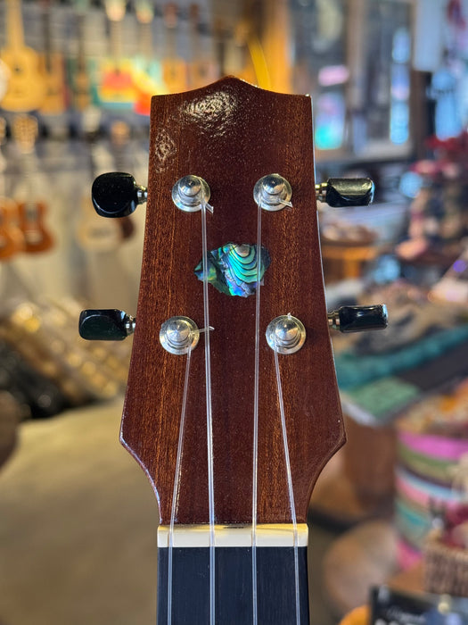 Kaua’i Soundhole - Concert